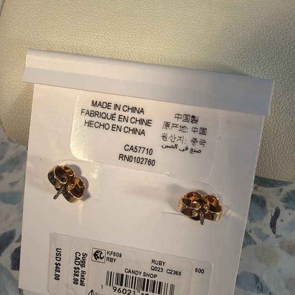 NWT Kate Spade Candy Shop Ruby CZ Huggie Earrings Gold Tone - Picture 3 of 3